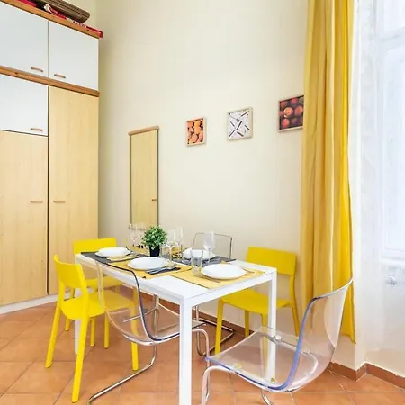 Quiet At Super Location Lägenhet